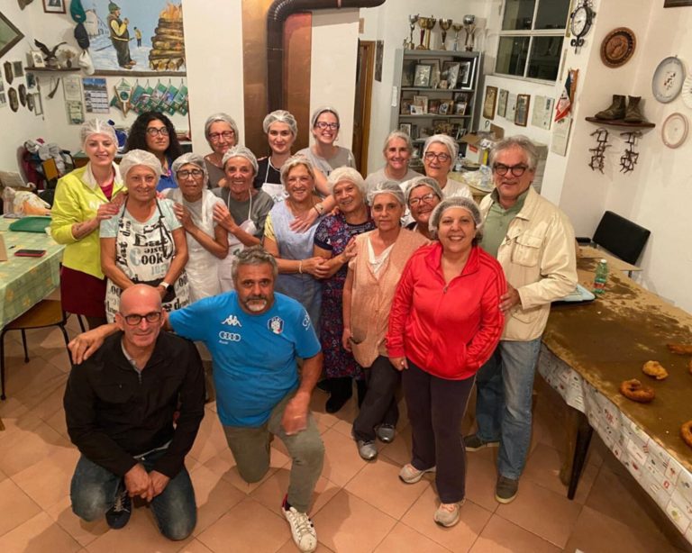 Pizza fritta: l’ASD Sci club di Alfedena accende cuori e fornelli