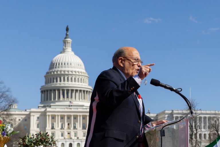 L’ex sindaco di New York Giuliani è ricoverato in Florida: le condizioni sarebbero critiche