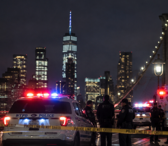 Brooklyn Bridge, uomo armato di coltello ucciso dalla polizia dopo un’ora di trattative